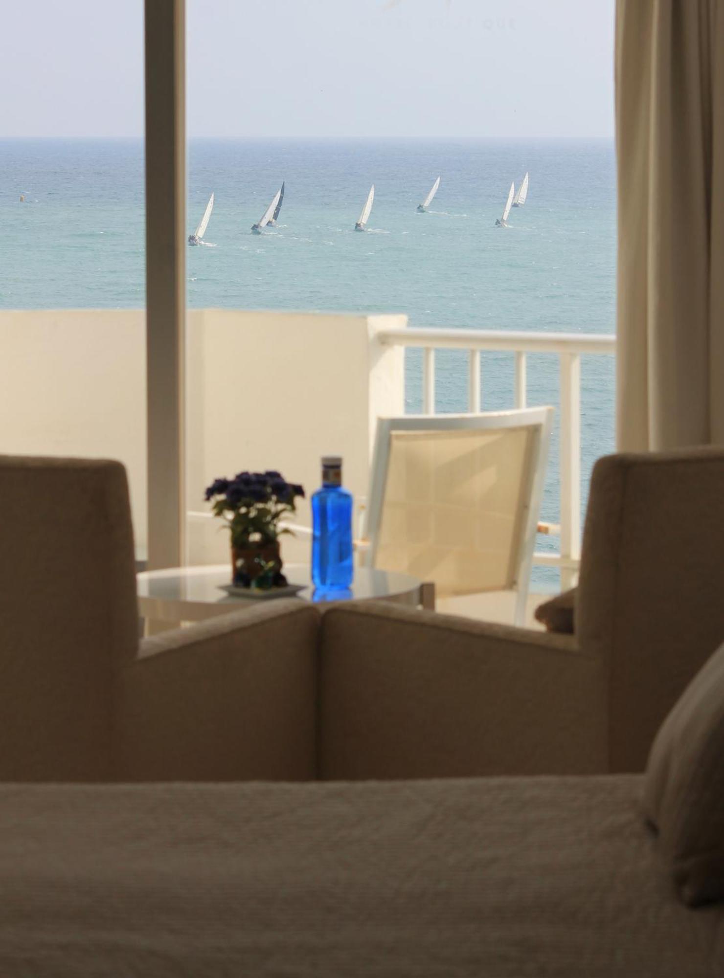 Hotel Boutique Milla De Plata Torreguadiaro Rum bild